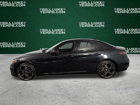 Used 2025 Alfa Romeo Giulia AWD image 9