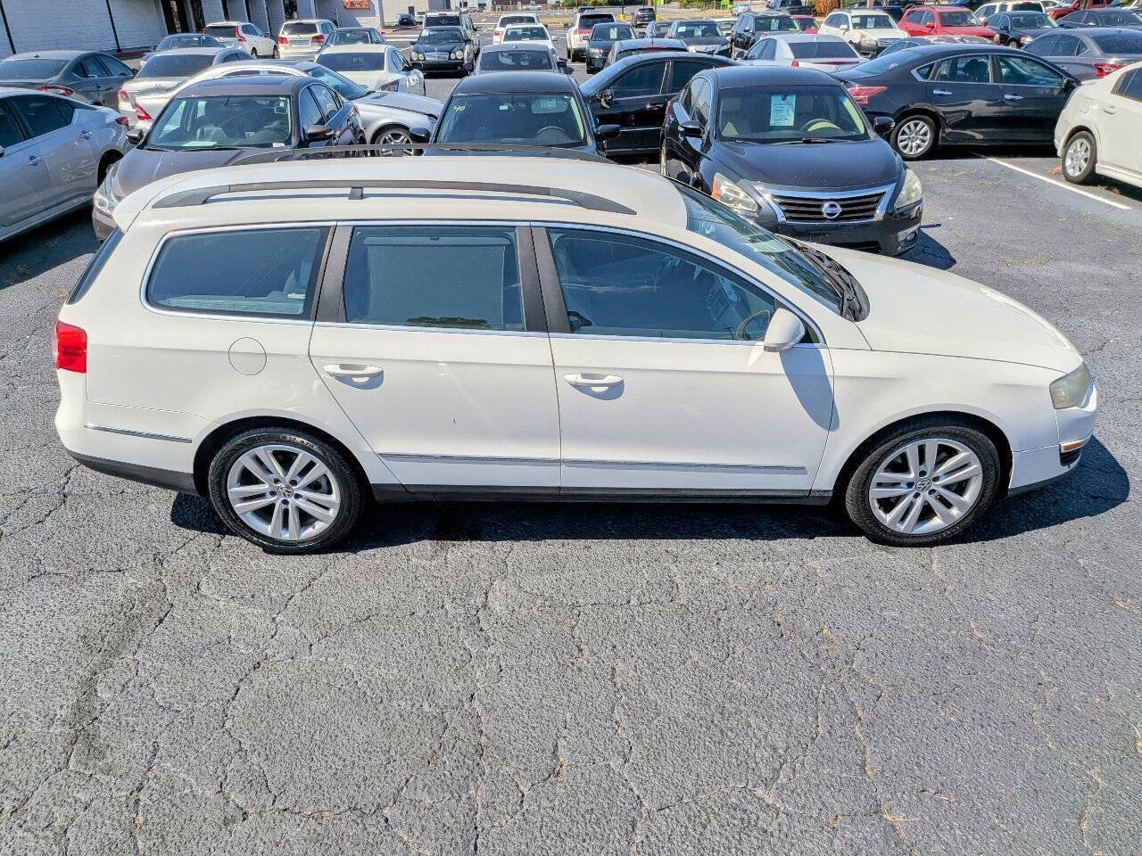Used 2008 Volkswagen Passat 2.0T FWD image 12