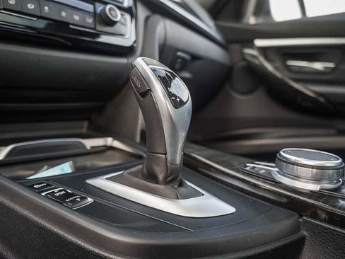 Used 2018 BMW 330i Sedan RWD image 35