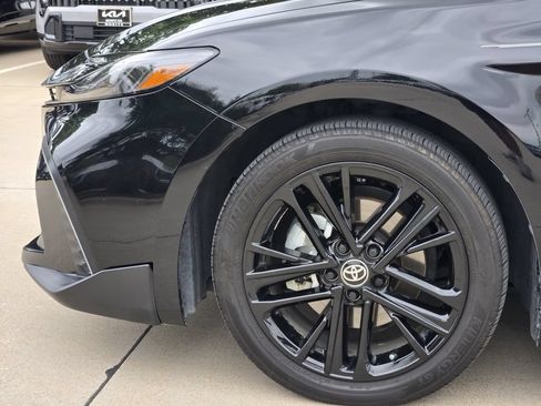 Used 2025 Toyota Camry SE w/ Convenience Package FWD image 14