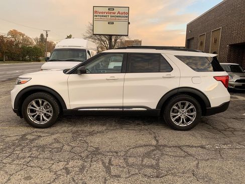 Used 2020 Ford Explorer XLT w/ Equipment Group 202A image 9