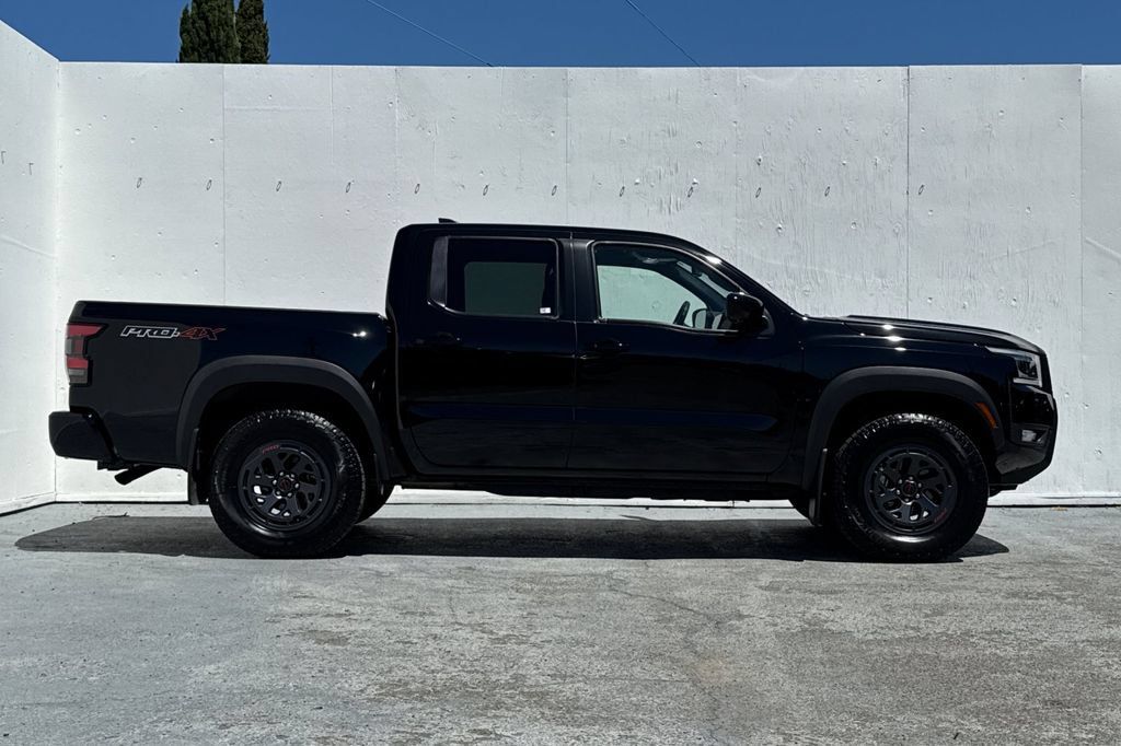 Used 2025 Nissan Frontier PRO-4X w/ Pro Premium Package AWD/4WD image 2