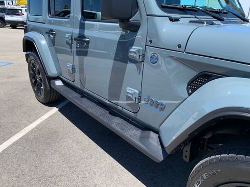 Used 2025 Jeep Wrangler Unlimited Sahara AWD/4WD image 6