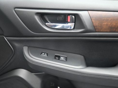 Used 2015 Subaru Outback 2.5i Limited image 16