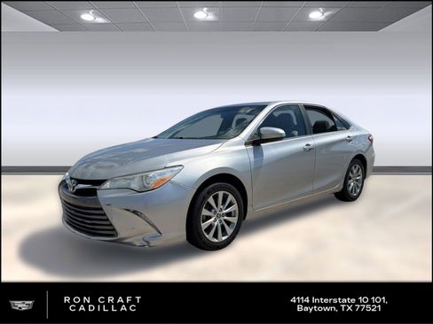 Used 2016 Toyota Camry XLE FWD image 1