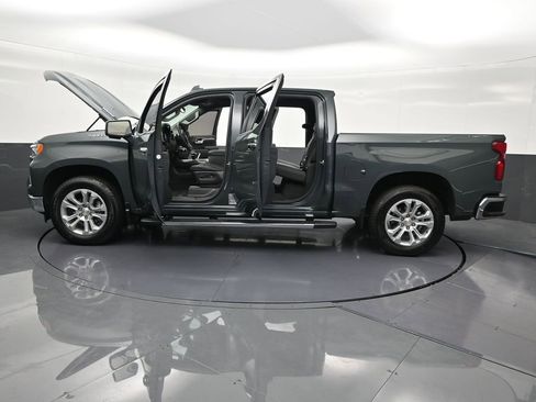 Used 2025 Chevrolet Silverado 1500 LTZ image 33