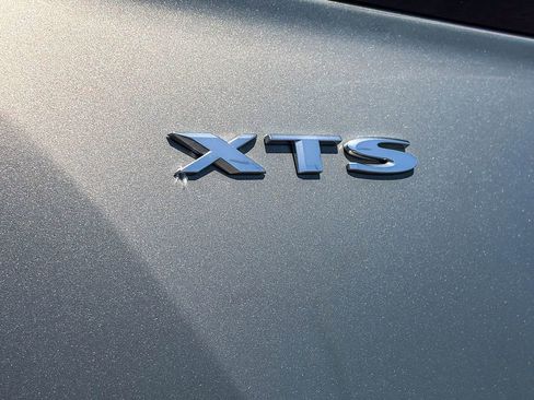 Used 2019 Cadillac XTS Luxury FWD image 4