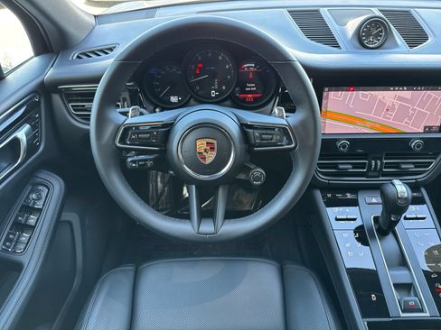 Certified 2026 Porsche Macan AWD/4WD image 16