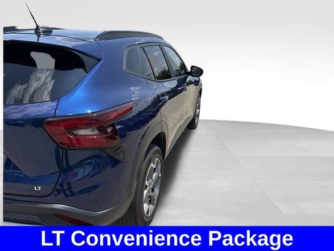 Used 2024 Chevrolet Trax LT w/ Driver Confidence Package FWD image 5