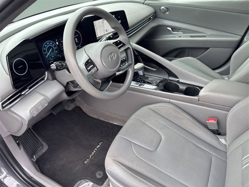 Used 2024 Hyundai Elantra Blue image 16