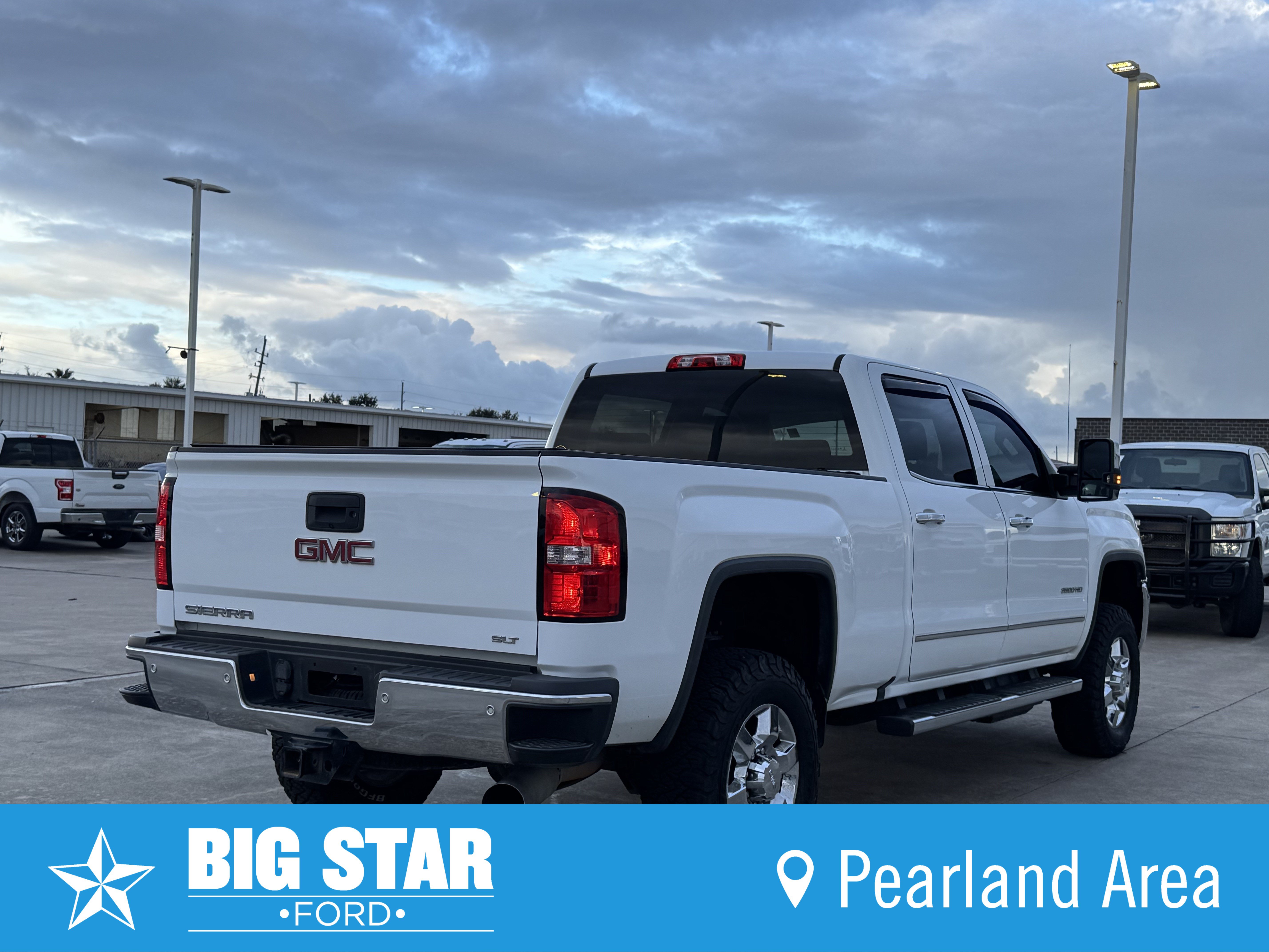 Used 2017 GMC Sierra 2500 SLT w/ Duramax Plus Package AWD/4WD image 7