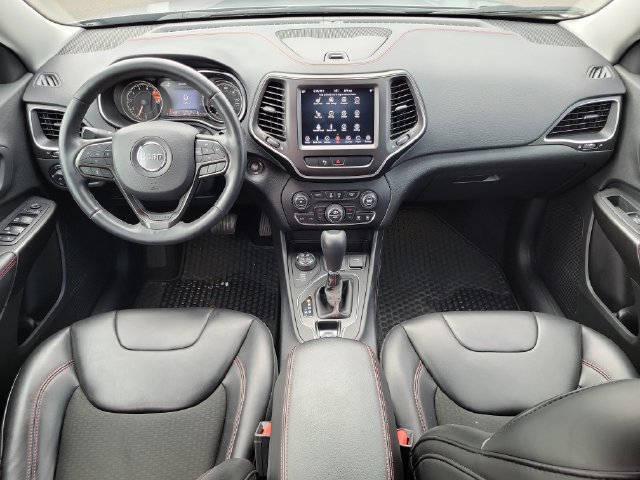 Used 2019 Jeep Cherokee Trailhawk w/ Cold Weather Group AWD/4WD image 24
