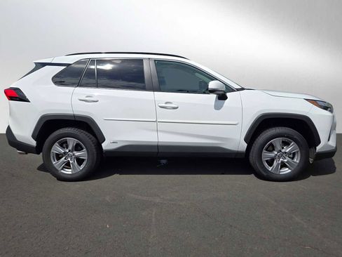 Used 2024 Toyota RAV4 LE AWD/4WD image 2