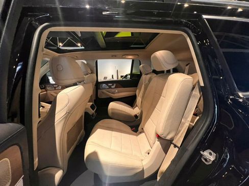 Used 2022 Mercedes-Benz GLS 450 4MATIC image 25