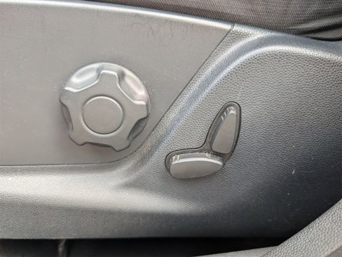 Used 2019 Ford EcoSport SE w/ SE Convenience Package image 16