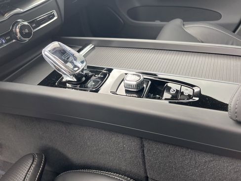 New 2026 Volvo XC60 T8 Ultra w/ Climate Package AWD/4WD image 13