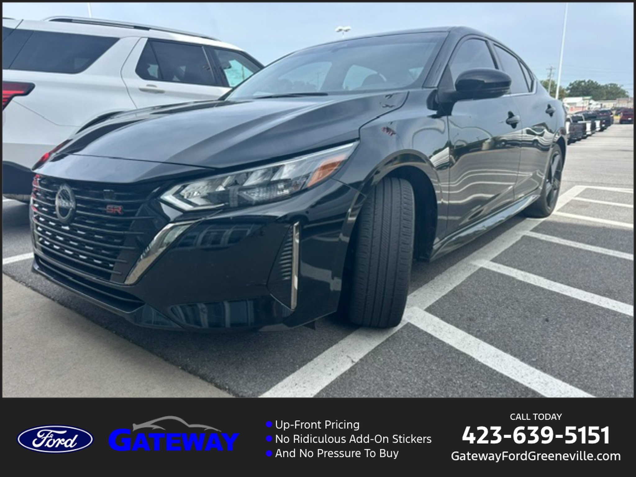 Used 2025 Nissan Sentra SR FWD image 1