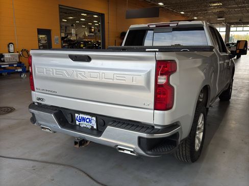 Used 2020 Chevrolet Silverado 1500 LT w/ Convenience Package AWD/4WD image 5
