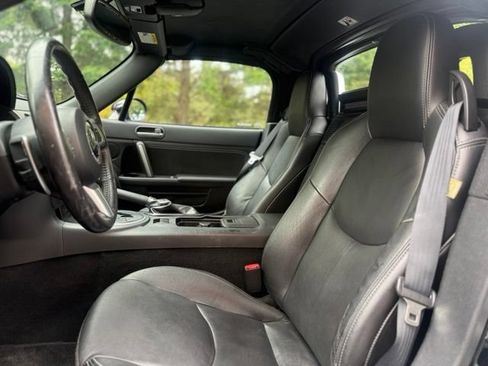 Used 2010 MAZDA MX-5 Miata Grand Touring w/ Premium Pkg RWD image 11
