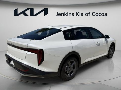 New 2026 Kia K4 FWD image 4