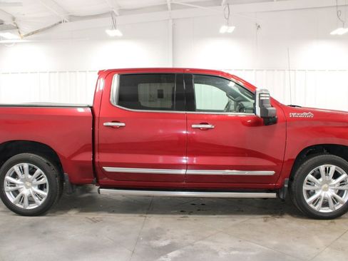 Used 2025 Chevrolet Silverado 1500 High Country w/ High Country Premium Package AWD/4WD image 11