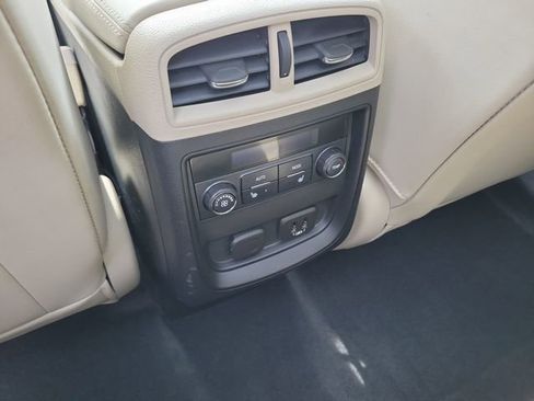 Used 2019 Buick Envision Essence AWD/4WD image 8