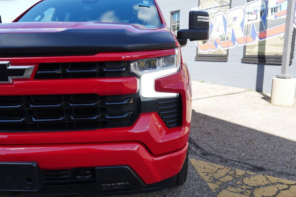 Used 2022 Chevrolet Silverado 1500 RST w/ Z71 Off-Road Package AWD/4WD image 3