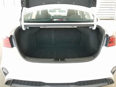 Used 2022 Kia Forte LXS image 13