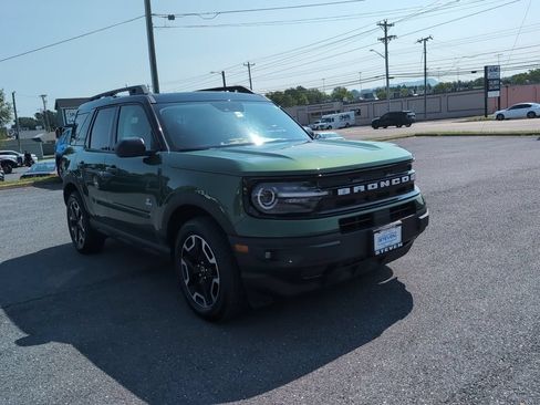 Used 2024 Ford Bronco Sport Outer Banks w/ Tech Package AWD/4WD image 3