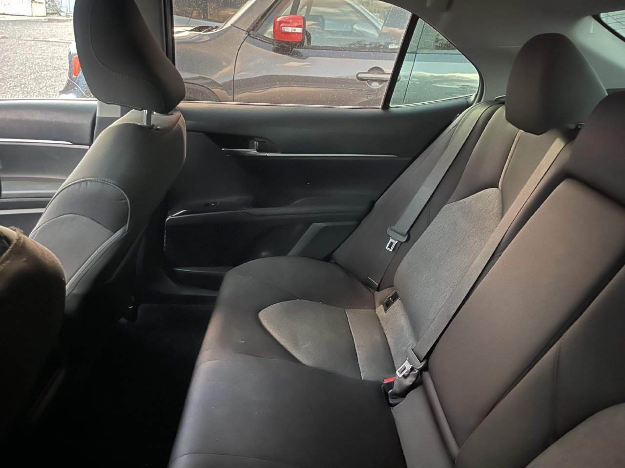 Used 2018 Toyota Camry LE FWD image 9