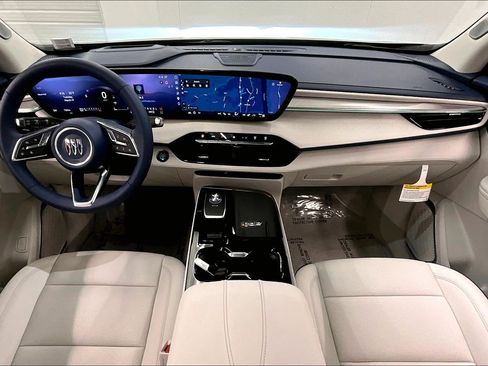 Used 2025 Buick Enclave Avenir AWD/4WD image 18
