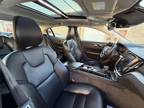 Used 2020 Volvo S60 T5 Momentum image 30
