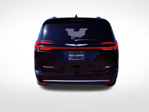 New 2026 Chrysler Pacifica Pinnacle image 6