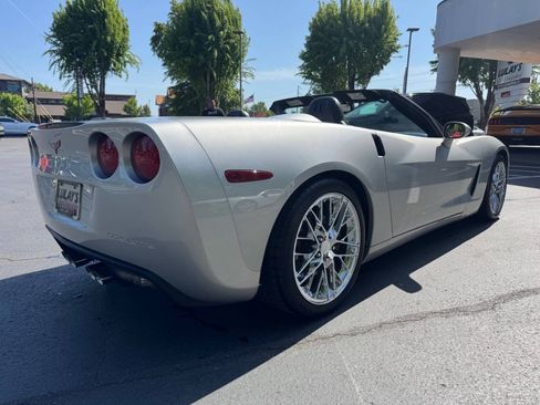 Used 2005 Chevrolet Corvette Convertible w/ Preferred Equipment Group RWD image 7