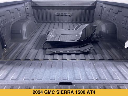 Used 2024 GMC Sierra 1500 AT4 w/ Technology Package AWD/4WD image 15