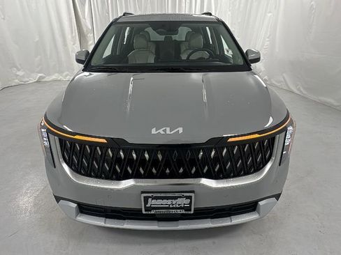 New 2026 Kia Carnival EX FWD image 8