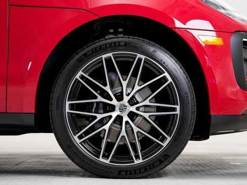 New 2025 Porsche Macan image 36