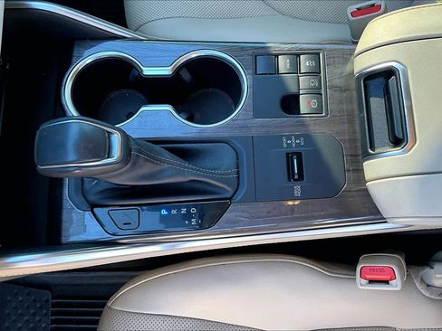 Used 2023 Toyota Highlander Platinum image 16