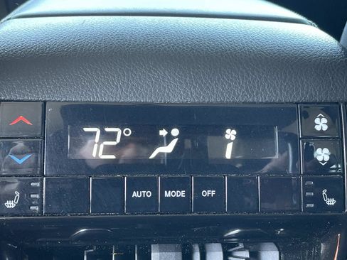 Used 2021 Jeep Grand Cherokee L Limited w/ Luxury Tech Group II image 15