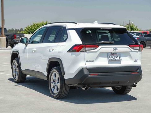 Certified 2025 Toyota RAV4 XLE AWD/4WD image 8