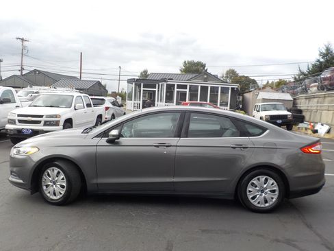 Used 2013 Ford Fusion S FWD image 6