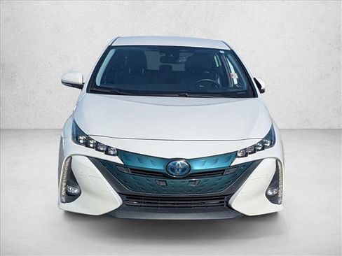 Used 2020 Toyota Prius Prime Limited image 2