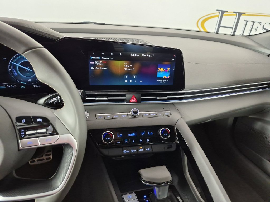 Used 2025 Hyundai Elantra SEL FWD image 24