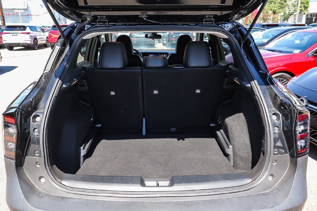 Used 2025 Nissan Kicks SR FWD image 24