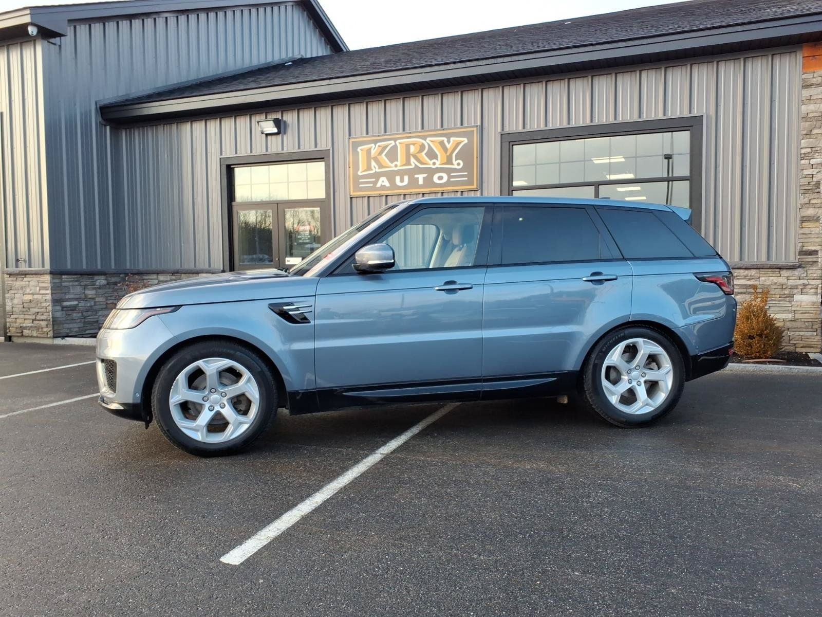 Used 2018 Land Rover Range Rover Sport HSE AWD/4WD image 3