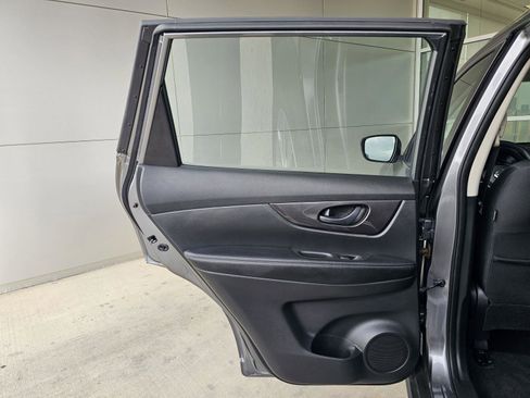 Used 2020 Nissan Rogue S image 16