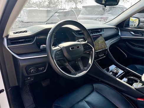 Used 2022 Jeep Grand Cherokee L Limited image 10