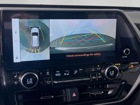 Used 2023 Toyota Highlander Platinum image 22