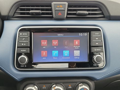 Used 2025 Nissan Versa SV FWD image 25