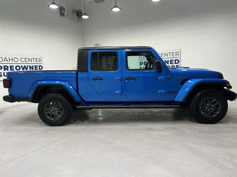 Used 2024 Jeep Gladiator Sport image 9